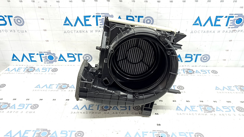 The bare heater housing, right side of a 2021 Nissan Rogue, US built, without a motor or actuator.