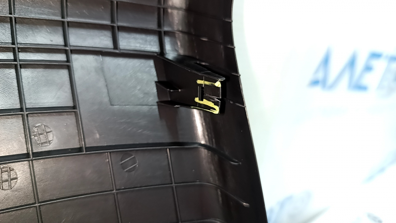 Rear center console trim for Hyundai Tucson 16-21, black, scratches, broken fasteners