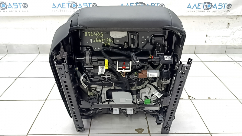 Jeep Grand Cherokee WL 21-25 passenger seat with airbag, electric, heated, ventilated, black perforated leather, Overland, scratches on the rear lining