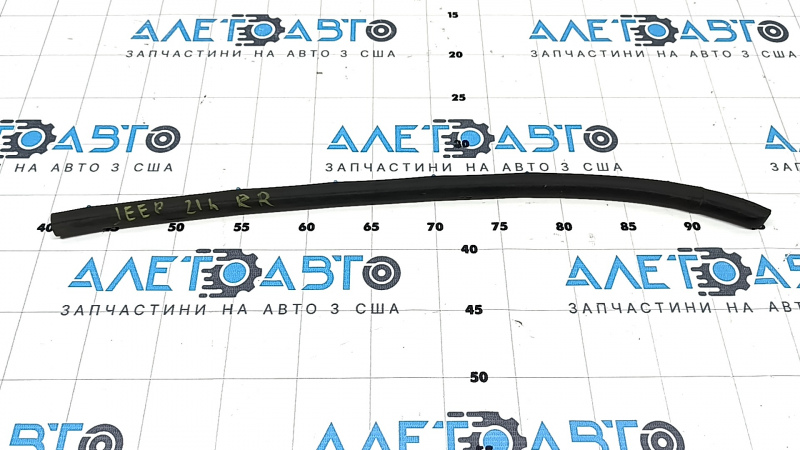 Rear right side door seal for Jeep Grand Cherokee WL 21-25 rear
