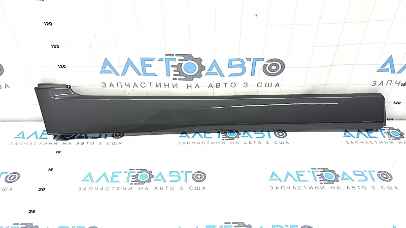 Lower rear right door trim for Jeep Grand Cherokee WL 22-25