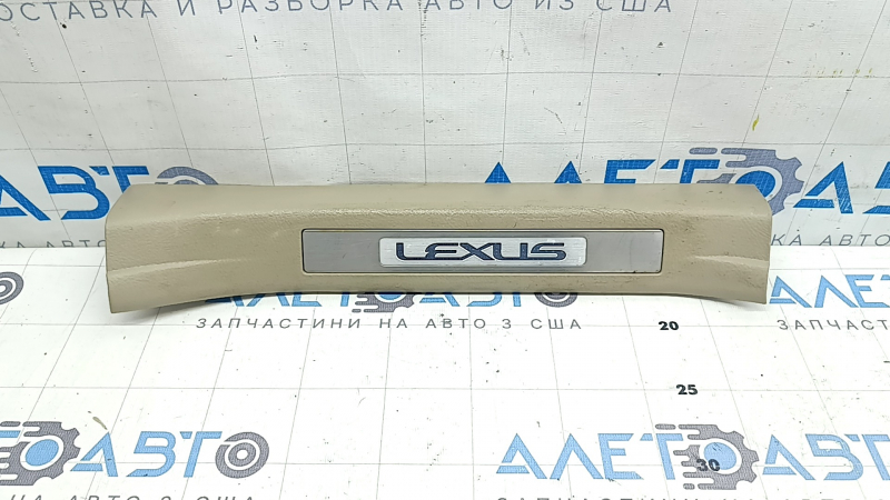 Rear right illuminated door sill plate for Lexus RX300 RX330 RX350 RX400h 04-08, beige, chrome, illuminated, scratches, whitened plastic, dent