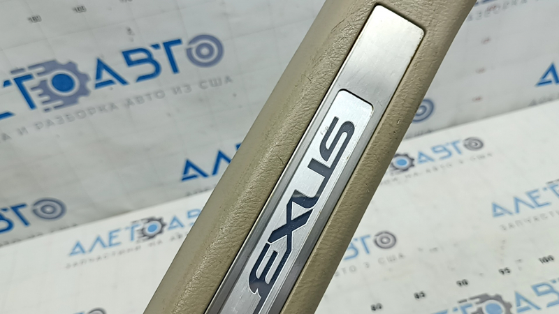 Rear right illuminated door sill plate for Lexus RX300 RX330 RX350 RX400h 04-08, beige, chrome, illuminated, scratches, whitened plastic, dent