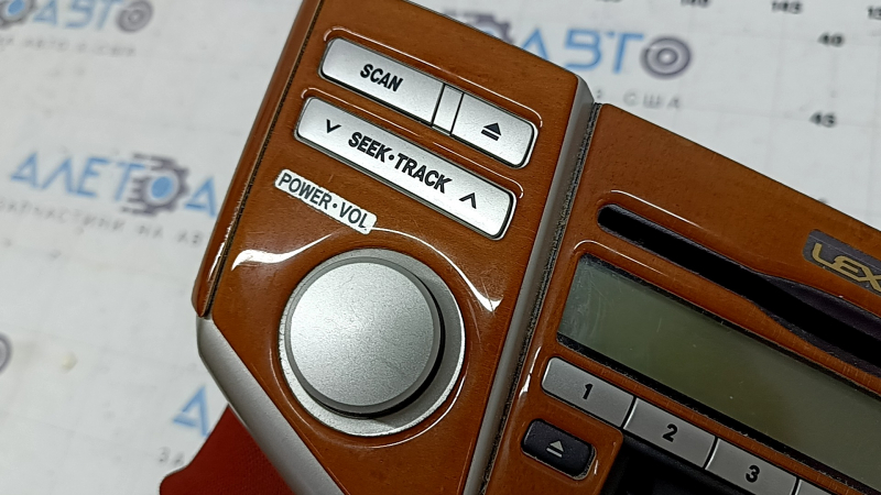 Radio and MP3 player 6 discs Lexus RX300 RX330 RX350 RX400h 04-09 with wood film, scratches