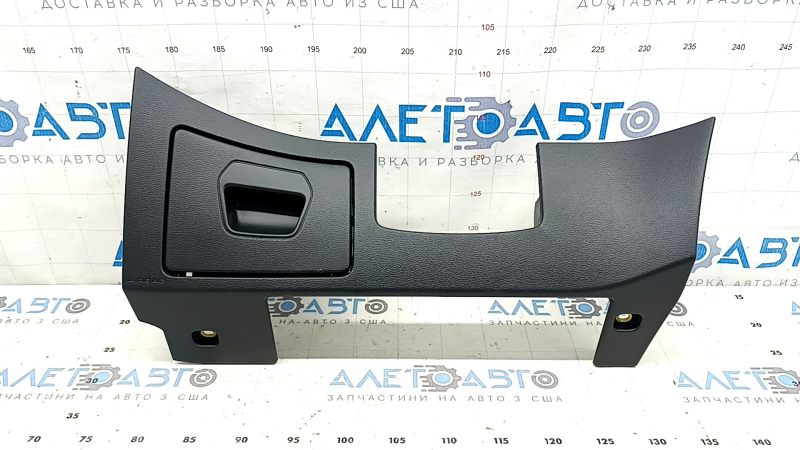 The driver's knee pad for the Audi A6 C8 19-21 is dark gray and the coating is bulging.