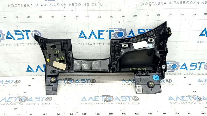 The driver's knee pad for the Audi A6 C8 19-21 is dark gray and the coating is bulging.