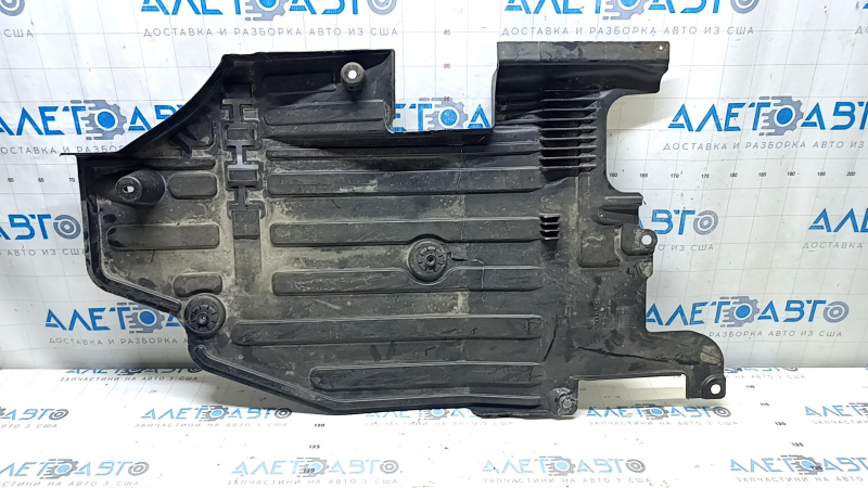 Rear left underbody protection Volvo XC90 16-22 breaks, cracks