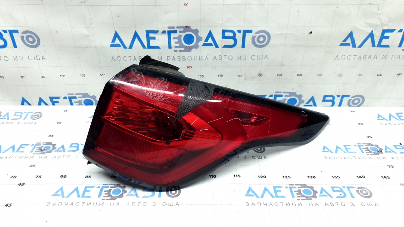 Ford Escape MK3 17-19 right outer fender light, scratches, abrasions, glue stains