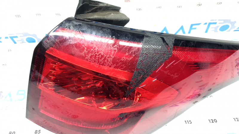 Ford Escape MK3 17-19 right outer fender light, scratches, abrasions, glue stains