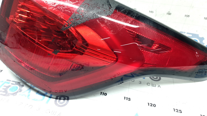 Ford Escape MK3 17-19 right outer fender light, scratches, abrasions, glue stains