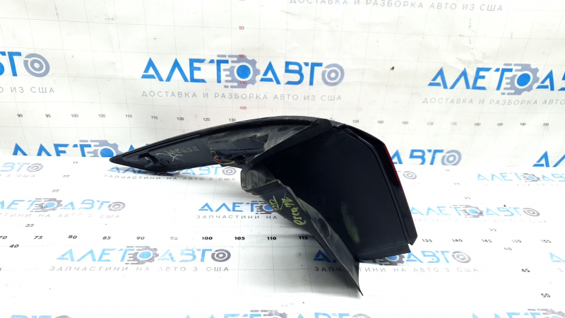Ford Escape MK3 17-19 right outer fender light, scratches, abrasions, glue stains