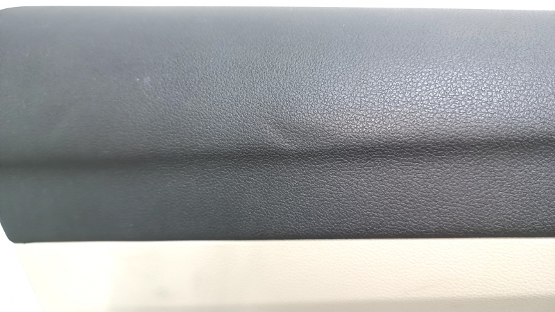 Front left door panel for Ford Escape MK3 2017-2019, beige and black, beige plastic insert, black leather trim, beige leather armrest, with chrome handle, with handle, scratches, crack