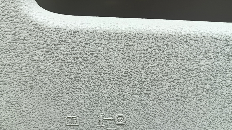 Lower left arch trim for Chrysler Pacifica 17-24, center section for pockets, gray, with plugs, scratches, needs cleaning