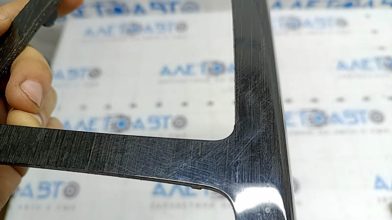 Audi Q7 16-19 center console trim in dark wood (gray-brown oak), scratches, dents