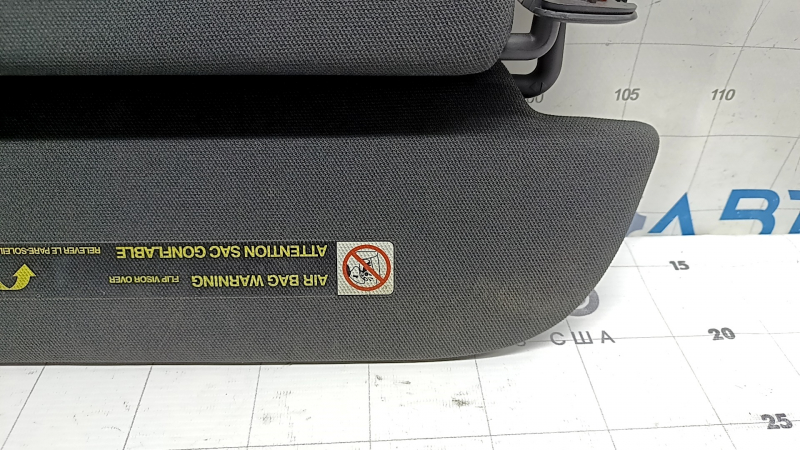 Left sun visor for Audi Q7 16-25, black, without hook, with lamp, needs cleaning, scratches
