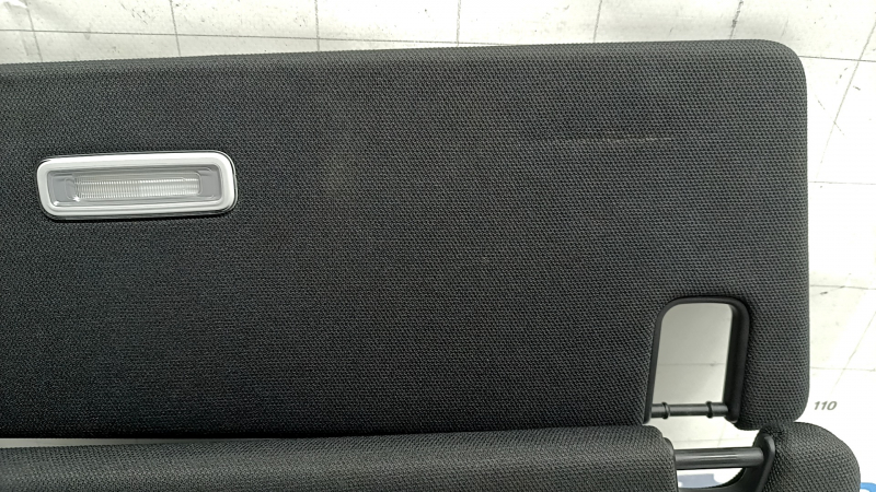 Left sun visor for Audi Q7 16-25, black, without hook, with lamp, needs cleaning, scratches