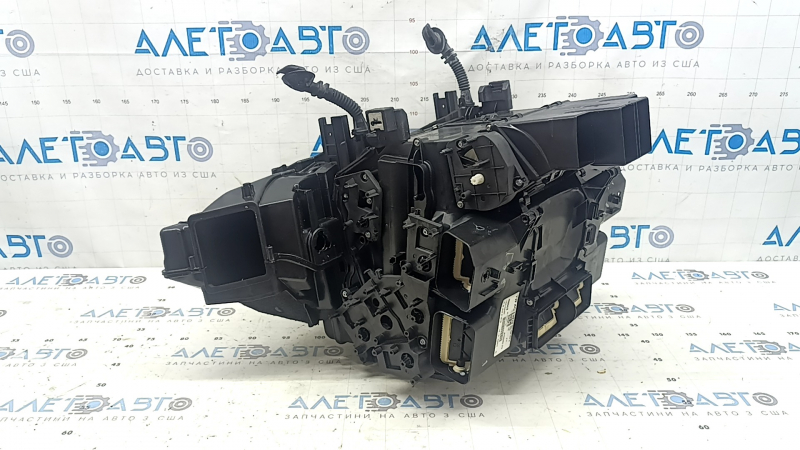 The heater housing for the Audi A6 C8 19-25 air conditioner (4-zone AC) is broken.