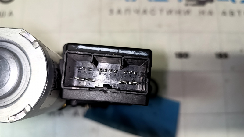 The Lincoln MKZ 13-20 sunroof motor has a broken connector.