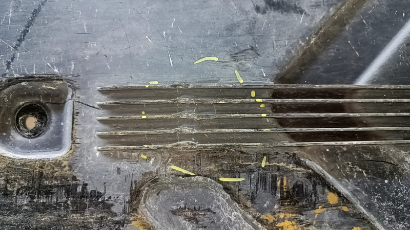Right underbody protection for Mercedes W213 E 17-23, cracks and breaks