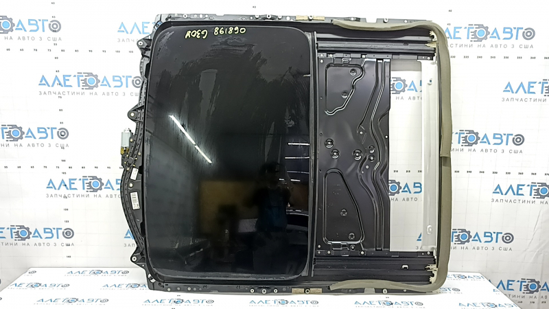 BMW 5 G30 17-23 sunroof assembly, black blind, needs cleaning, scratches on the glass