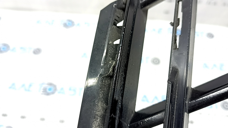 BMW 5 G30 21-23 Basis right lower front bumper grille, painted black, broken fasteners