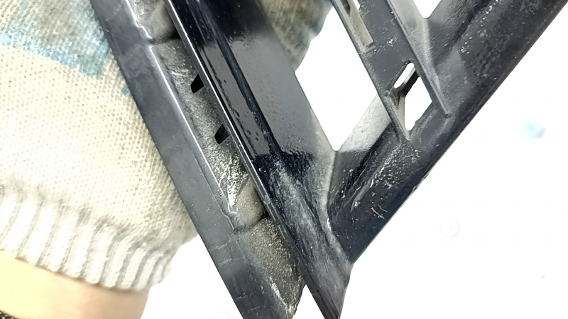 BMW 5 G30 21-23 Basis right lower front bumper grille, painted black, broken fasteners
