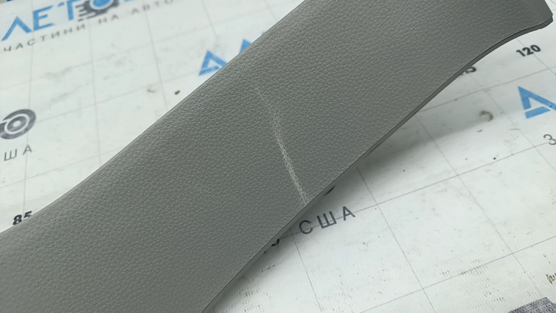 Left rear pillar trim for Toyota Highlander 20-24, gray, scratches, plastic turned white