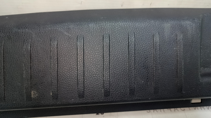 Toyota Highlander 20-24 trunk opening trim, black, scuffs, scratches