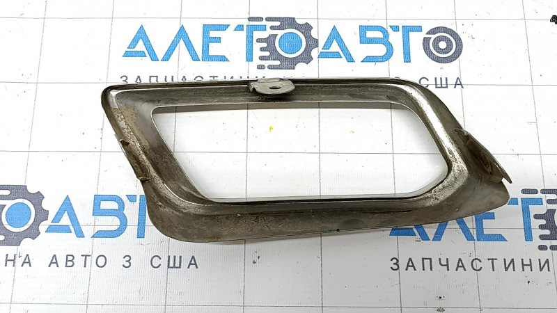 Left exhaust tip for Honda CRV 23-25 HEV, chrome, scratches