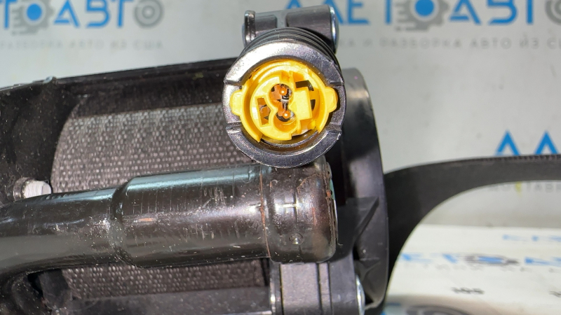Tesla Model 3 18 driver's seat belt - without tensioner, black, with a squib, the tensioner fastening latch is broken