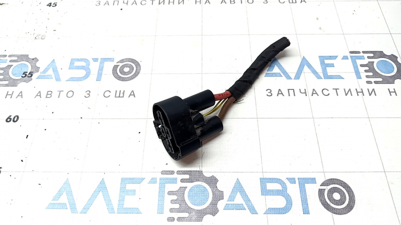 A chip for the diffuser radiator shroud of a VW Atlas 18-25 2.0T.
