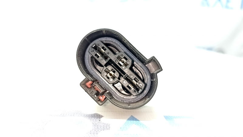 A chip for the diffuser radiator shroud of a VW Atlas 18-25 2.0T.