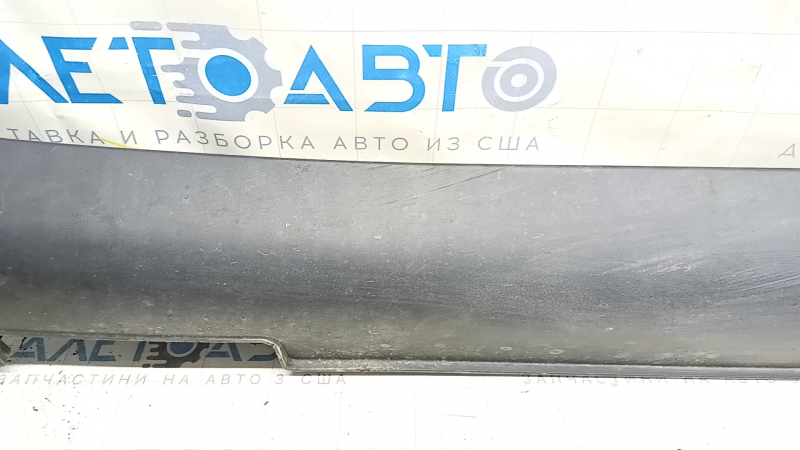 Left threshold of Kia Niro 17-22 HEV, PHEV structure, broken fasteners, scratches