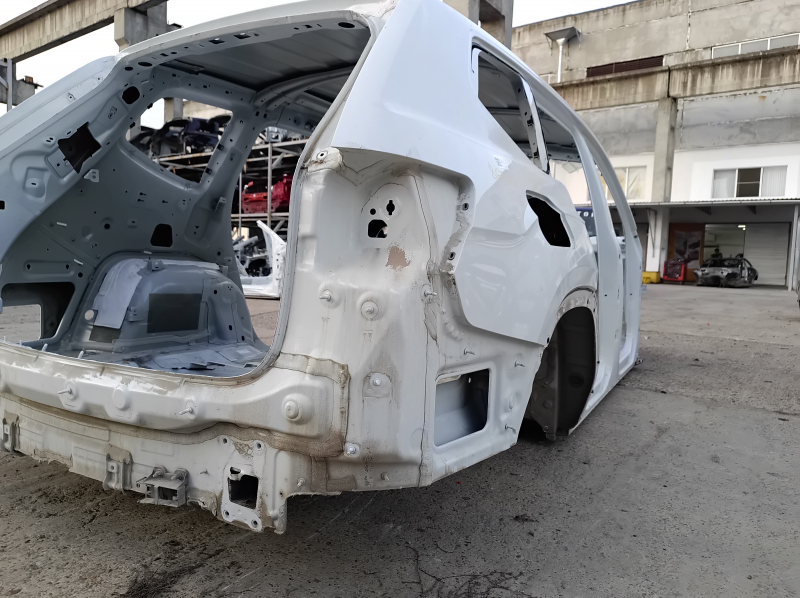 Rear right quarter wing for a VW Atlas 24-25, white