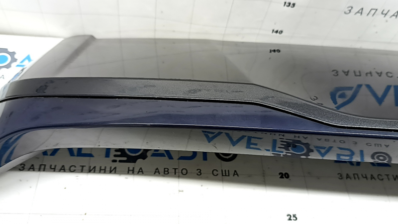 The trunk spoiler of the BMW X3 G01 18-21 assembly has burned out the lower part.