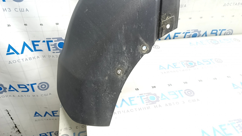 Lincoln MKC 15-19 rear bumper lip, structure for parking sensors, scratches