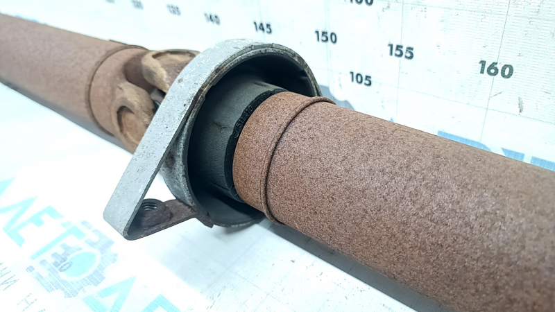 Lincoln MKC 15-19 propeller shaft is rusty, microcracks on the outboard