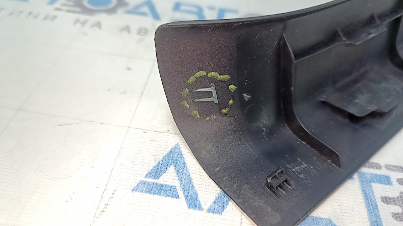 Front left inner door sill trim for Toyota Avalon 13-18, black, broken fasteners, scratches