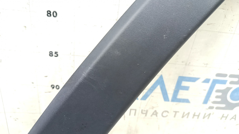 Jeep Cherokee KL 19-23 front right fender arch trim, scratches