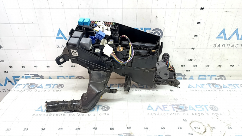 Left underhood fuse box for Toyota Avalon 13-18 2.5 hybrid with housing