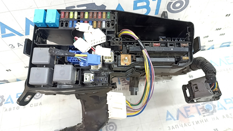 Left underhood fuse box for Toyota Avalon 13-18 2.5 hybrid with housing