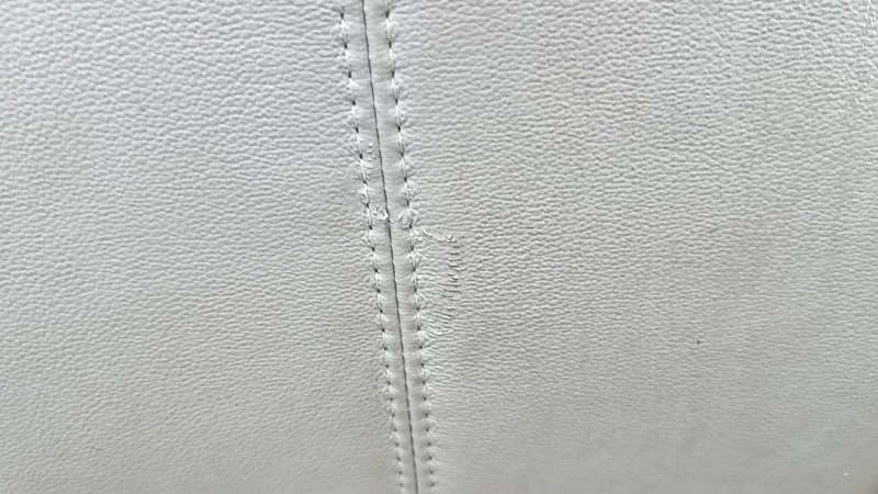 Rear row of seats, 2nd row, right, Nissan Pathfinder 13-16, beige leather, wrinkled, scratches