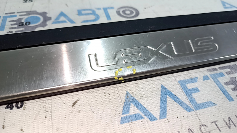 Front left outer door sill plate for Lexus ES300h ES350 13-18 chrome, dents, scratches
