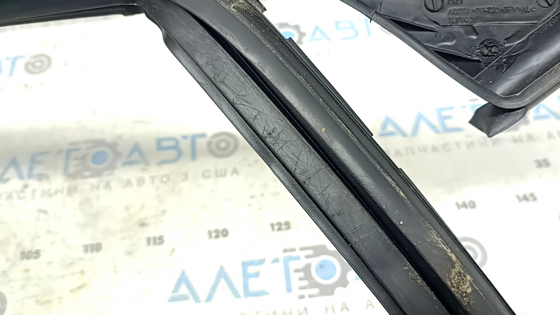 Upper front right door molding for Volvo XC90 16-19, chrome, complete with seal, scratches