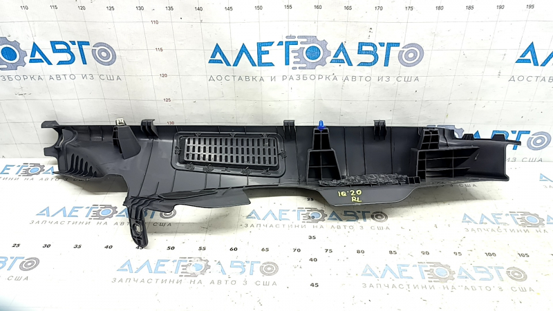 Rear pillar trim lower left Hyundai Ioniq 17-22 HEV black, scratched