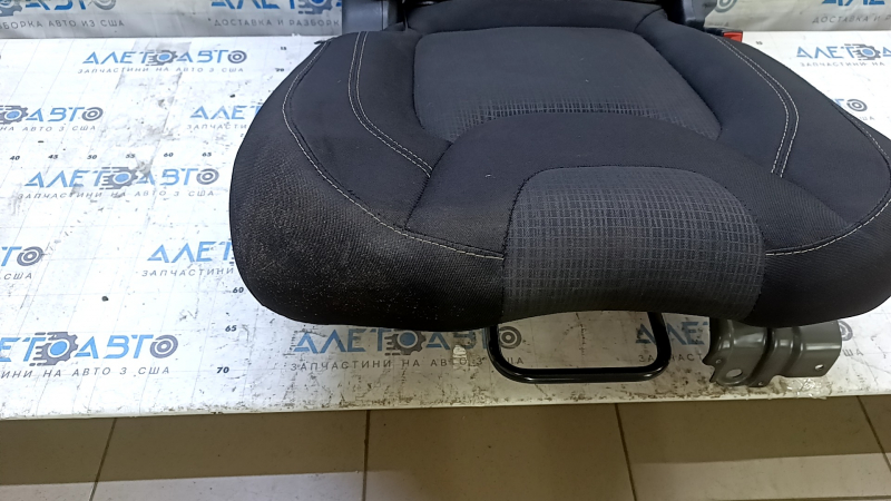 Rear seat row 2 right Jeep Cherokee KL 14-15 black cloth, for cleaning