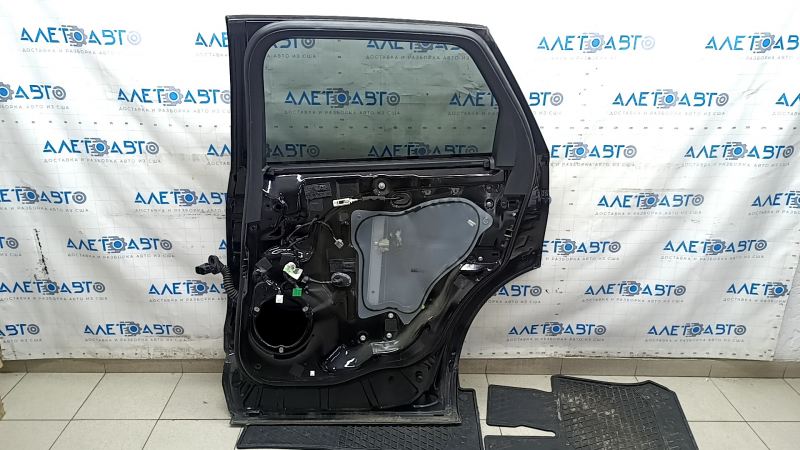 Ford Edge 15-24 keyless rear right door assembly, black UM, chips