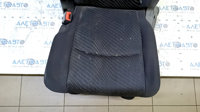 Rear seat, 2nd row, left, Dodge Journey 11-19, black cloth, needs cleaning, rusty bracket
