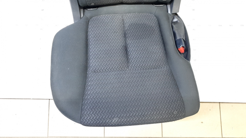 Mitsubishi Eclipse Cross 18-20 rear seats, 2nd row, right, black, for cleaning