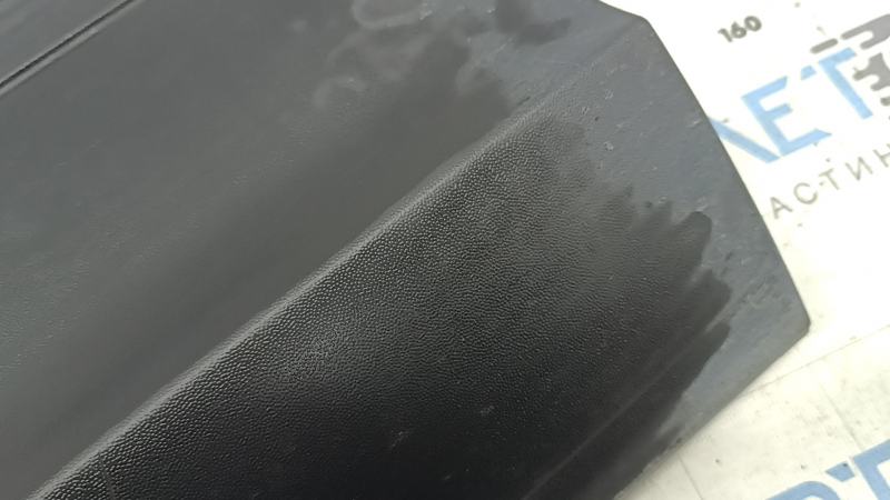 Lower rear right door trim for VW Tiguan 18-24: structure, scratches, cracks in fasteners